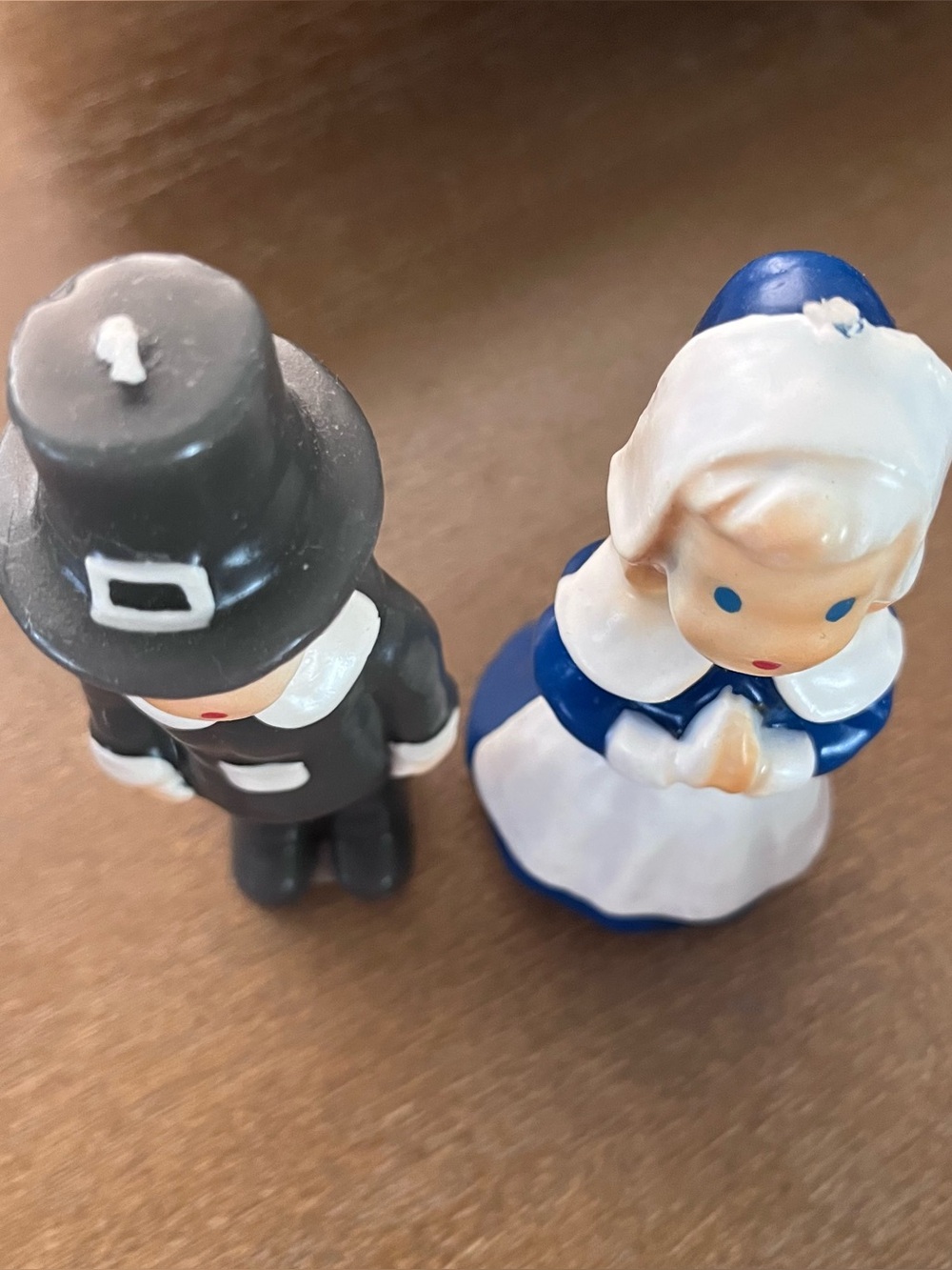 Two's Company Harvest Lights Pilgrim Couple Candles - Picture 4 of 6